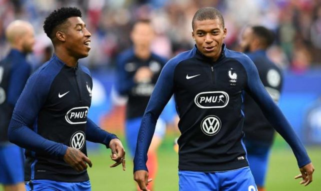 Presnel Kimpembé et Kylian Mbappé à l'entraînement des Bleus.