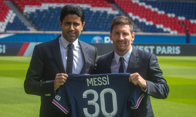 Nasser al-Khelaïfi et Lionel Messi lors de la présentation de l'Argentin au Parc des Princes