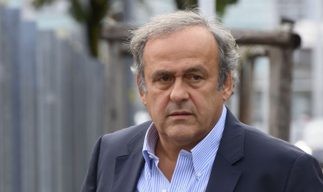 Michel Platini avant un passage devant l'avocat général en Suisse