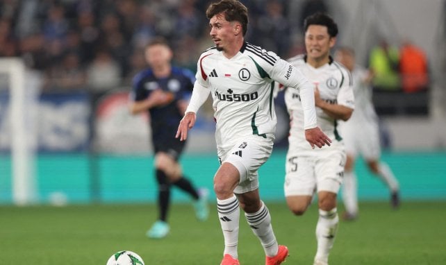 Migouel Alfarela en action avec le Legia Varsovie.