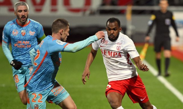 Wilfried Moimbé-Tahrat sous le maillot de l'AS Nancy-Lorraine contre le FC Lorient