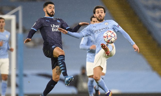 Morgan Sanson face à Bernardo Silva lors d'OM-Manchester City en C1