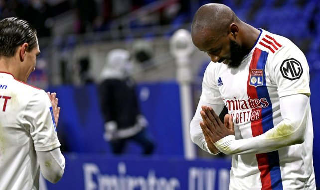 Moussa Dembélé ouvre le score contre l'OGC Nice.