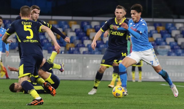 Eljif Elmas en action avec le Napoli