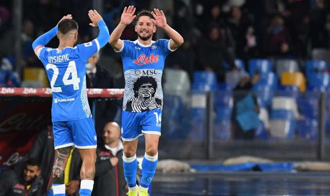 Mertens et Di Lorenzo célèbrent un but contre la Lazio