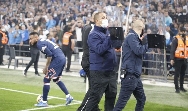 Neymar au moment de tirer un corner lors d'OM-PSG en octobre 2021