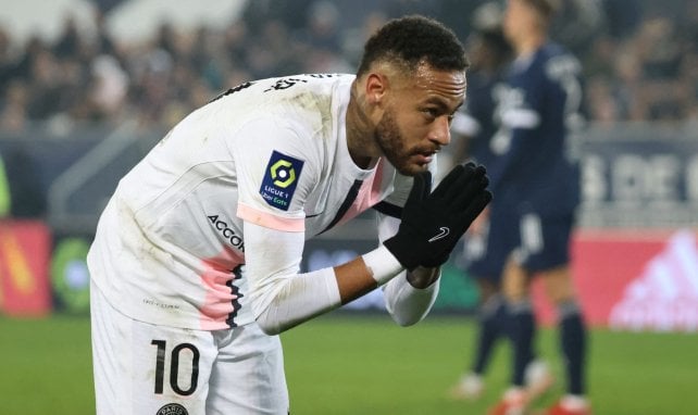 Neymar célèbre un but face à Bordeaux