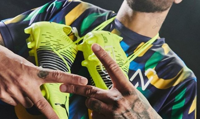 Neymar avec sa paire de Puma Future Z
