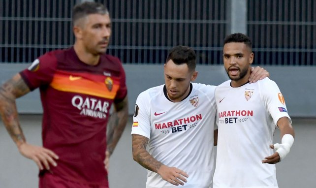 Lucas Ocampos et Youssef En-Nesyri après le but de l'Argentin contre la Roma