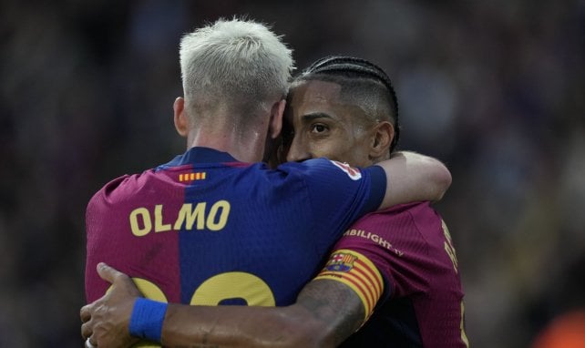 Dani Olmo et Raphinha célèbrent un but avec le Barça