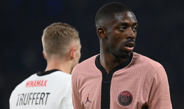 Ousmane Dembélé, avec le maillot rose du PSG.