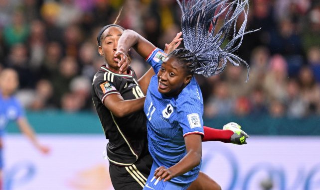 Kadidiatou Diani sous les couleurs de l'équipe de France