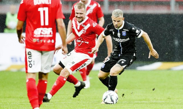 Gauthier Hein sous les couleurs d'Auxerre, face à Valenciennes