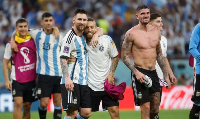 Alejandro Gomez aux côtés de Lionel Messi et Rodrigo De Paul