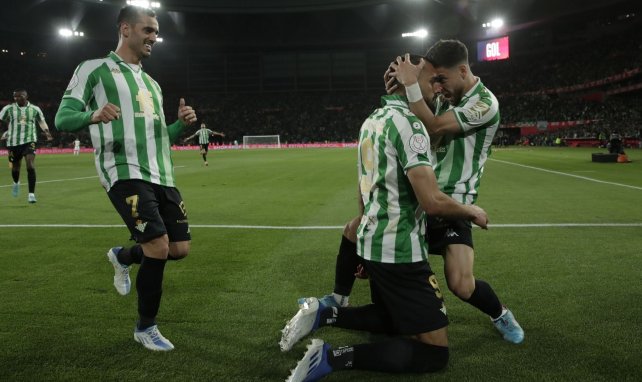Les joueurs du Real Betis célèbrent le but de Borja Iglesias