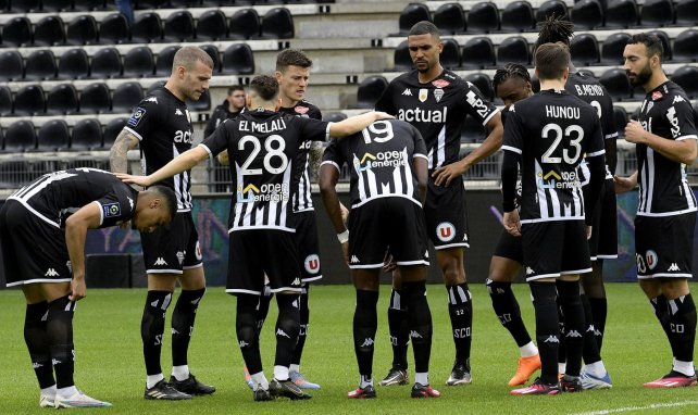 Les joueurs d'Angers dépités après sa défaite à Toulouse
