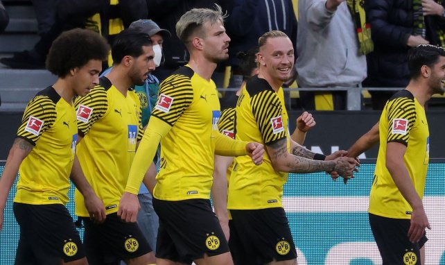 Les joueurs du Borussia Dortmund célèbrent le but de Marius Wolf