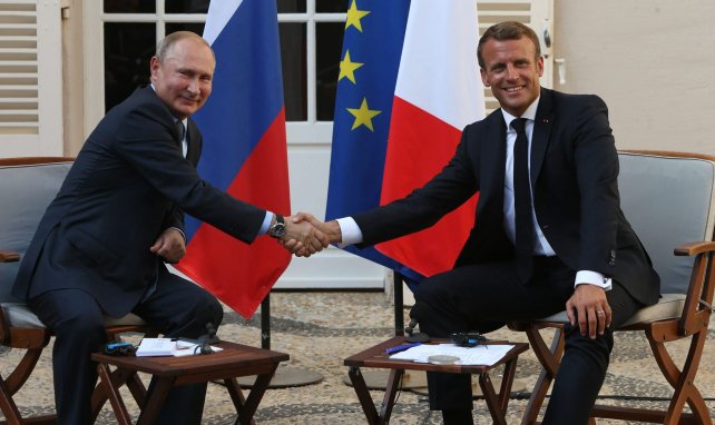 Vladimir Poutine en compagnie d'Emmanuel Macron