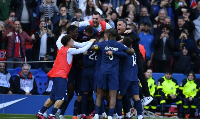 Les joueurs du PSG et Galtier célèbrent le but de Messi contre Lille