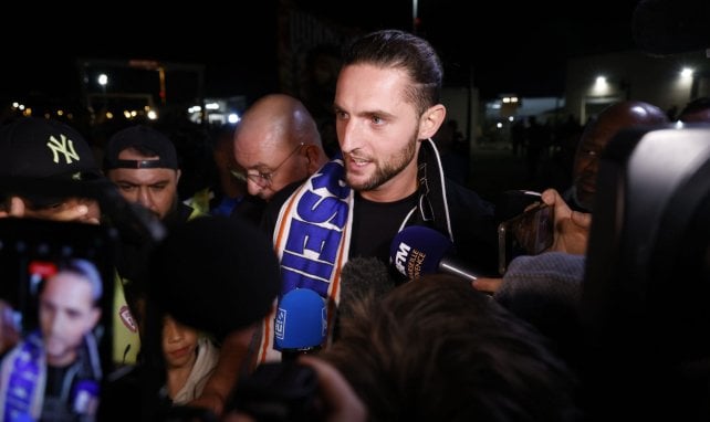 Adrien Rabiot à son arrivée à l'aéroport de Marseille-Provence