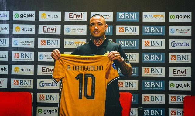 Radja Nainggolan avec le Bhayangkara Presisi Indonesia FC