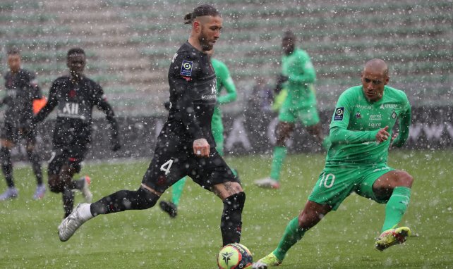 Sergio Ramos accueilli sous la neige à Saint-Etienne