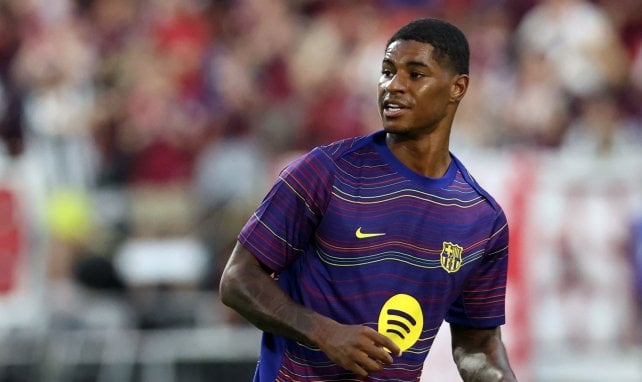 Marcus Rashford à l'échauffement avec le Barça