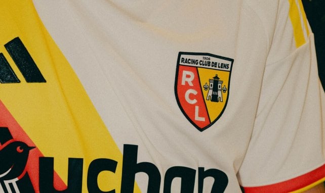 Le RC Lens dévoile son maillot third