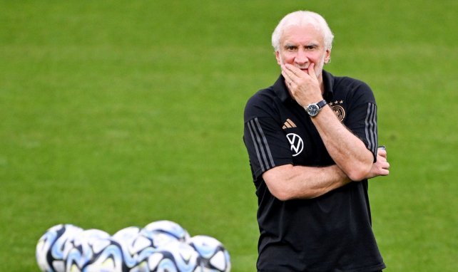 Rudi Völler à l'entrainement avec l'Allemagne