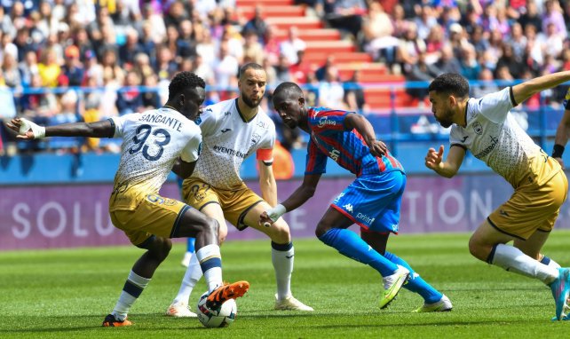 Arouna Sangante sous les couleurs du HAC.