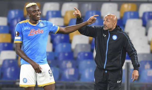 Victor Osimhen aux côtés de Luciano Spalletti