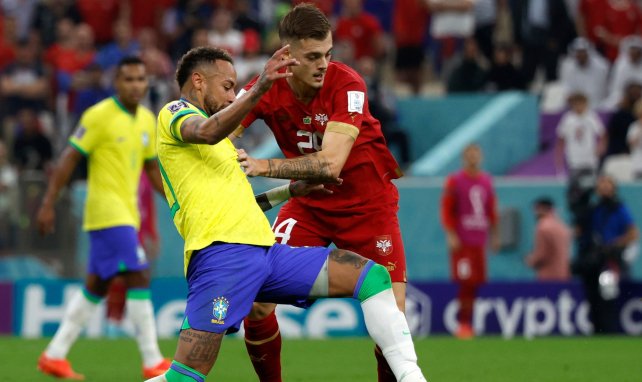Ivan Ilić avec la Serbie face au Brésil de Neymar lors du Mondial.