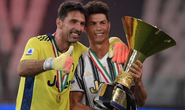 Gianluigi Buffon en compagnie de Cristiano Ronaldo