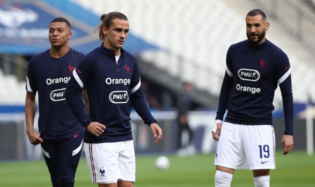 Karim Benzema aux côtés d'Antoine Griezmann et Kylian Mbappé