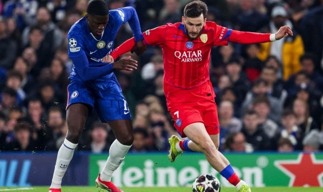 Chelsea : Liam Rosenior prend la défense de Mamadou Sarr