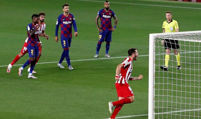 Saúl face au FC Barcelone