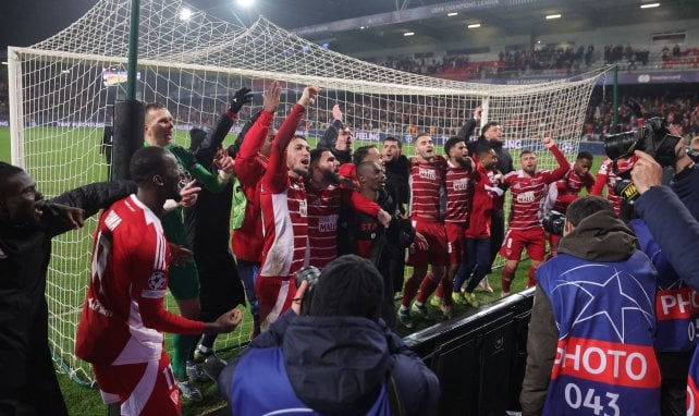 Le SB 29 célèbre sa victoire face au PSV Eindhoven au Roudourou