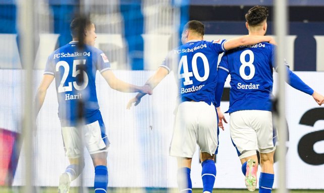 Joie pour Amine Harit et Suat Serdar après la deuxième victoire de Schalke 04
