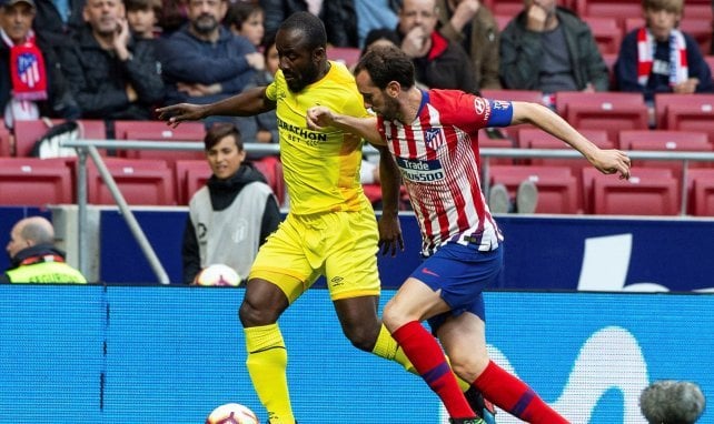 Seydou Doumbia au duel avec Diego Godin en Liga en 2019