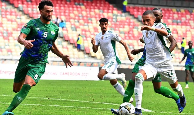 Steven Roy Caulker avec la Sierra Leone face à l'Algérie lors de la CAN  le 11 janvier 2022