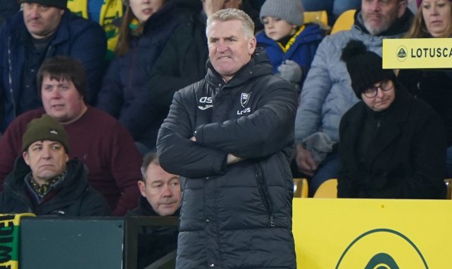 Dean Smith dans sa zone technique avec son ancien club de Norwich