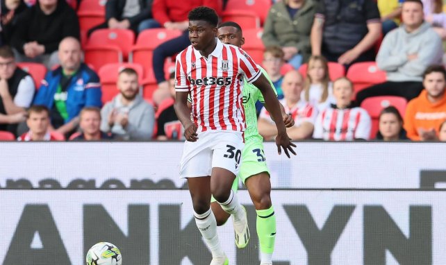 Souleymane Sidibé en action avec Stoke City