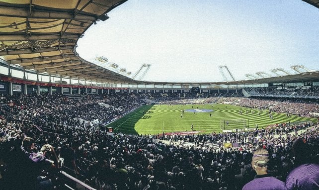 TOULOUSE FC - AJ AUXERRE (1 - 1) - Résumé - (TFC - AJA) / 2022-2023 