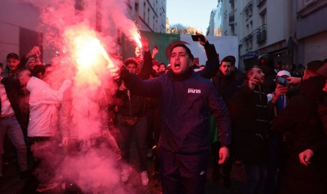Des supporters algériens dans les rues de Paris