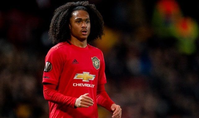 Tahith Chong avec le maillot de Manchester United