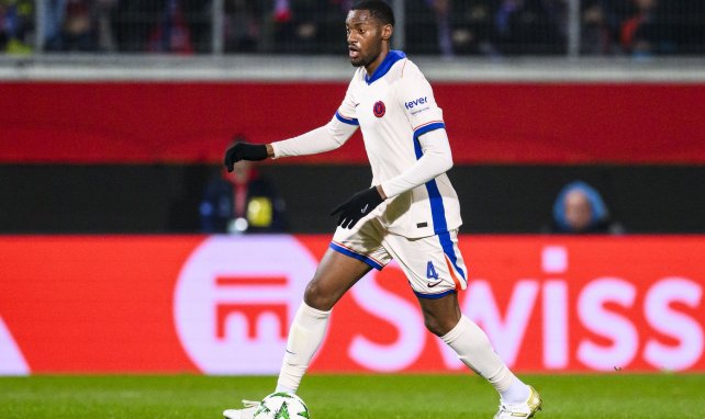 Tosin Adarabioyo en action avec Chelsea