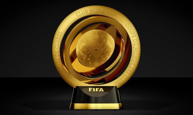 Le trophée de la Coupe du Monde des Clubs de la FIFA