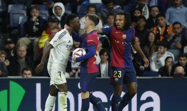 Vinicius Jr face à Gavi lors du Clasico