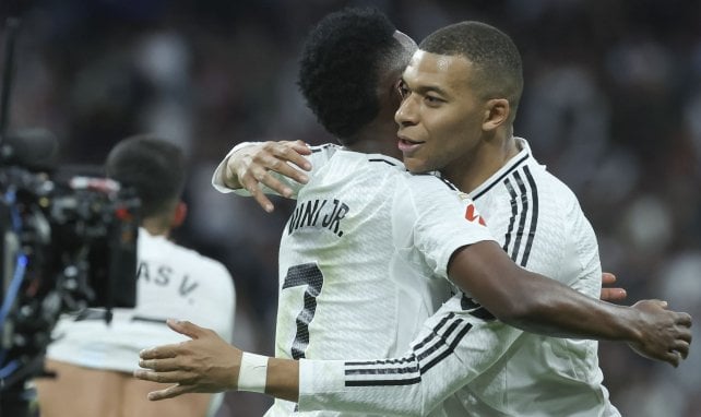 Vinicius Jr et Mbappé pendant un match