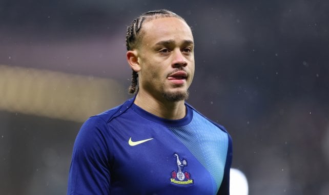 Tottenham : Xavi Simons a repris les études 